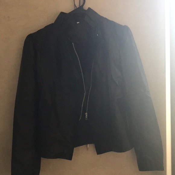 Woman’s casual long sleeve pu leather jacket - Picture 4 of 5